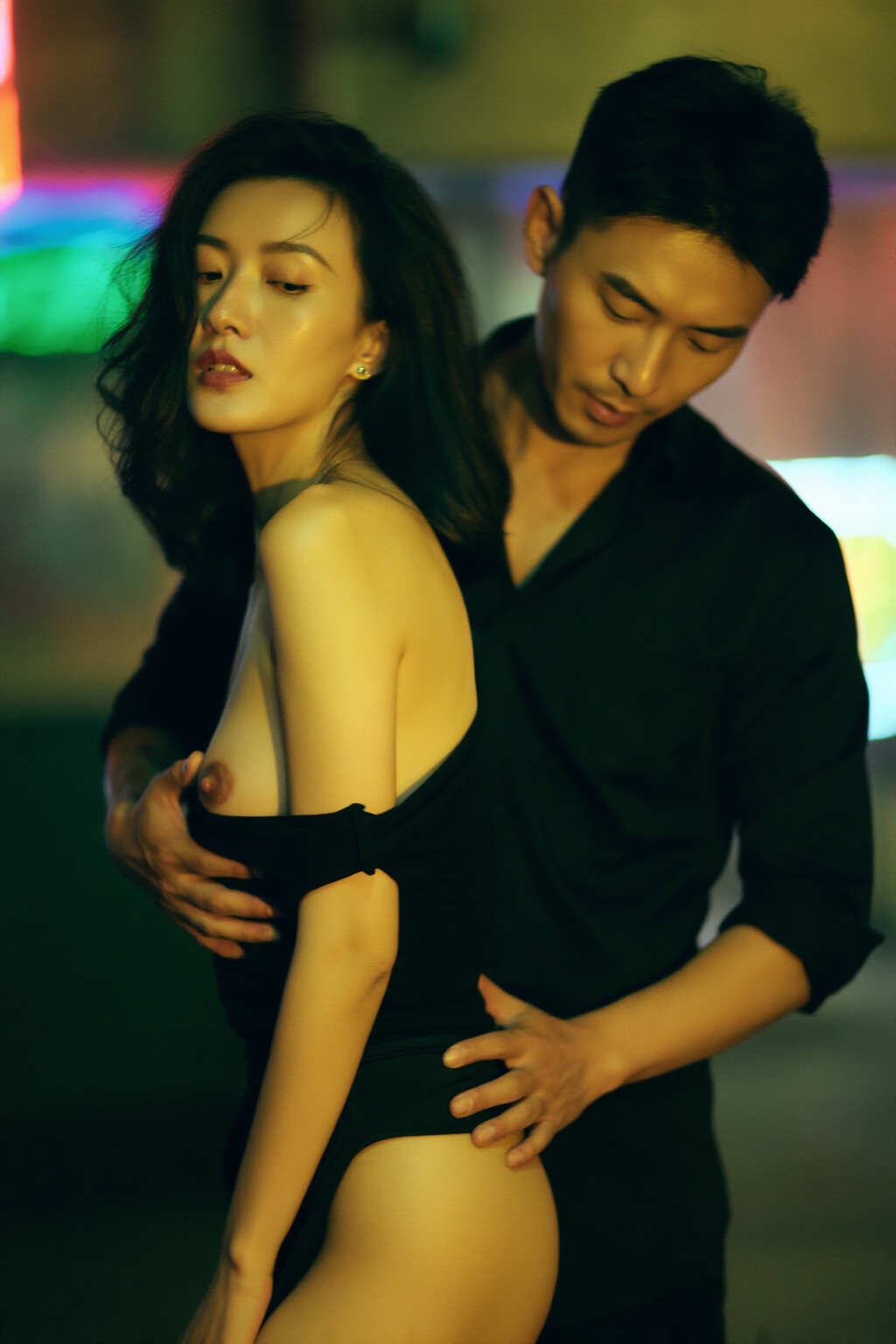 《《女友堕落之夜》》小说封面